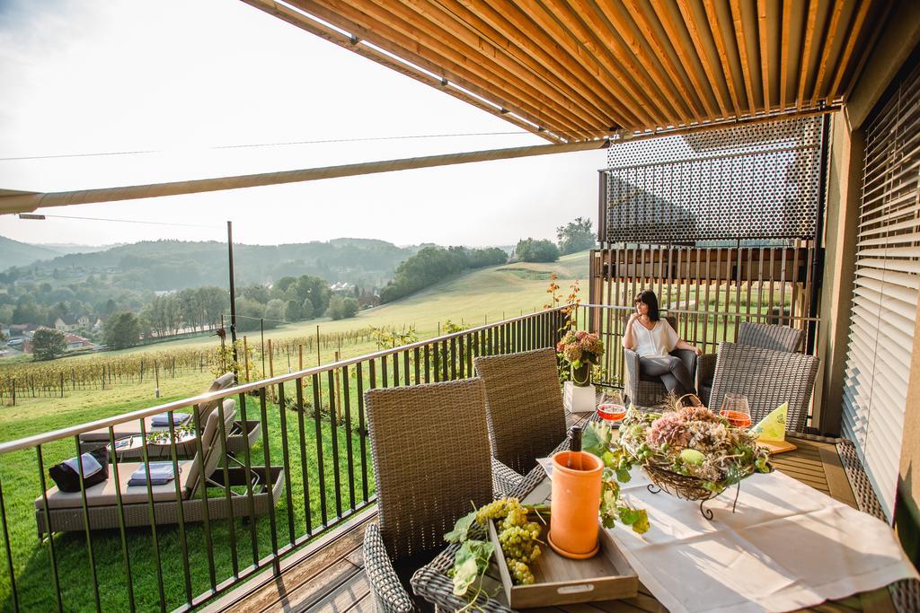 Ferienwohnung Wohnen im Wein Ehrenhausen Exterior foto